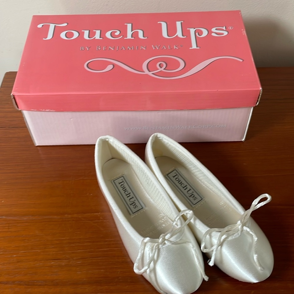 Ballet Slippers White Satin Flower girl shoes New in Box kids 9 1/2
